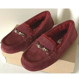 New UGG Ansley Charm Gem Women Fashion Moccasin Slippers Size 5 Kiss
